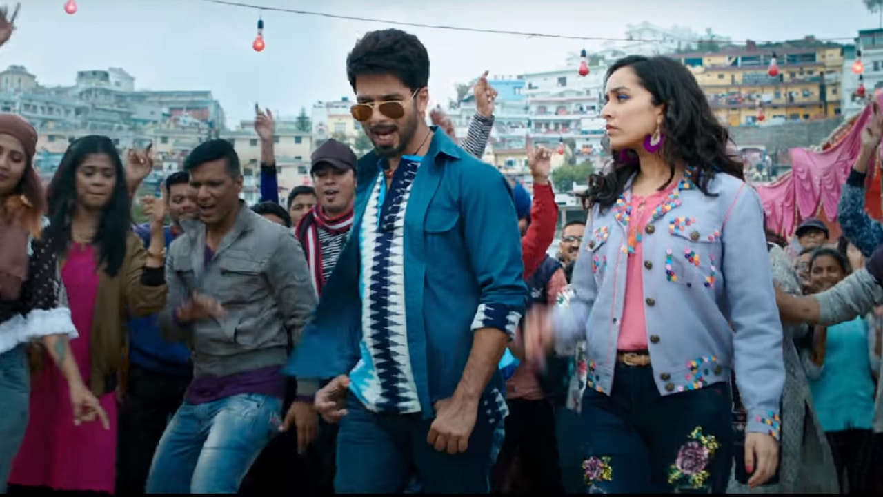 A still from Batti Gul Meter Chalu first song Gold Tamba. YouTube screengrab