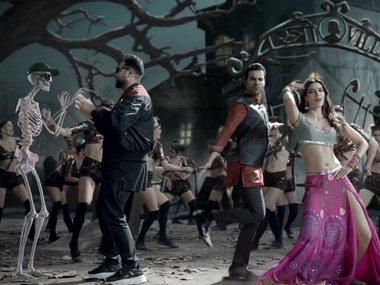 Stree third song 'Aao Kabhi Haveli Pe' sees Kriti Sanon, Rajkummar Rao, Badshah dancing with skeletons Stree third song 'Aao Kabhi Haveli Pe' sees Kriti Sanon, Rajkummar Rao, Badshah dancing with skeletons