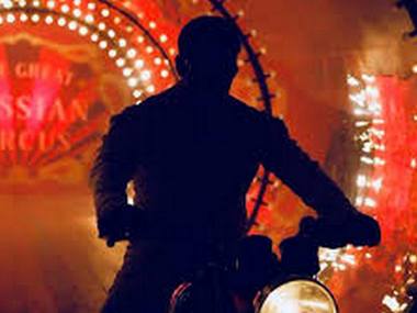 Slow Motion: Salman makes an entry while Disha Patani matches steps with 500 dancers in new Bharat song Slow Motion: Salman makes an entry while Disha Patani matches steps with 500 dancers in new Bharat song