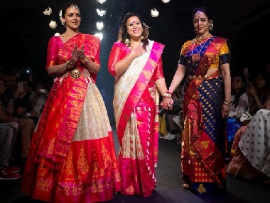 Hema Malini, Esha Deol walk out of Lakmé Fashion Week 2018 after being interrupted by organisers Hema Malini, Esha Deol walk out of Lakmé Fashion Week 2018 after being interrupted by organisers