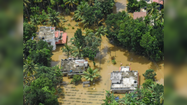 Kerala Floods: Indian Army warns against fake news, tweets images of imposter in combat uniform discussing rescue ops
