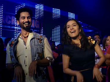 Watch: Batti Gul Meter Chalu new song 'Hard Hard' shows Shraddha, Shahid Kapoor dance wildly Watch: Batti Gul Meter Chalu new song 'Hard Hard' shows Shraddha, Shahid Kapoor dance wildly