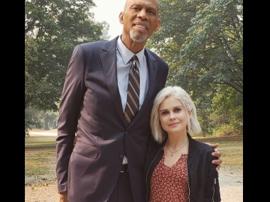 iZombie adds NBA legend Kareem Abdul-Jabbar to cast of horror-comedy series' final season iZombie adds NBA legend Kareem Abdul-Jabbar to cast of horror-comedy series' final season