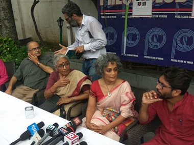 Arrests made in Bhima Koregaon raids attempt to 'overturn Constitution': Rights groups call for action against Maharashtra Police Arrests made in Bhima Koregaon raids attempt to 'overturn Constitution': Rights groups call for action against Maharashtra Police