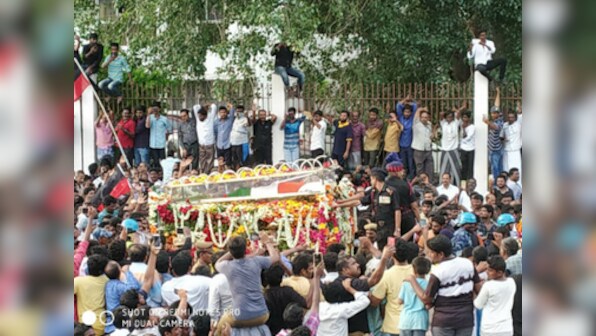 Petty politics over Karunanidhi’s burial site lacks honour for the dead, may cost AIADMK and NDA dear in 2019