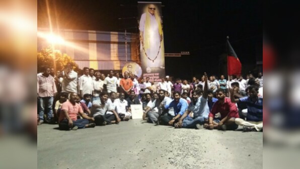 Row over Karunanidhi's burial: DMK moves Madras HC after Tamil Nadu govt denies space at Marina Beach