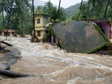 Kerala floods: Several relief camps wound up in northern regions; Pinarayi Vijayan says 1,435 shelters still operating Kerala floods: Several relief camps wound up in northern regions; Pinarayi Vijayan says 1,435 shelters still operating