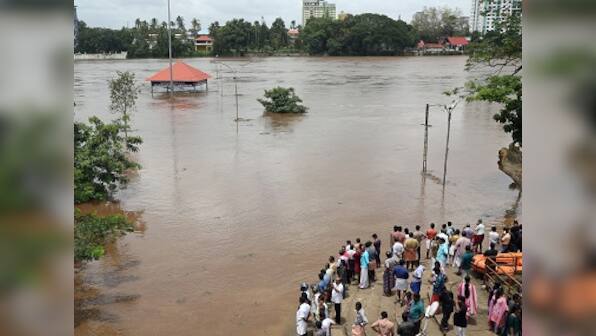 Kerala rains: Flooding continues due to heavy showers, over 13,800 people taking shelter at 124 relief camps