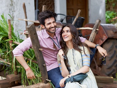 Luka Chuppi: Kartik Aryan, Kriti Sanon start shooting for Dinesh Vijan's film in Gwalior Luka Chuppi: Kartik Aryan, Kriti Sanon start shooting for Dinesh Vijan's film in Gwalior