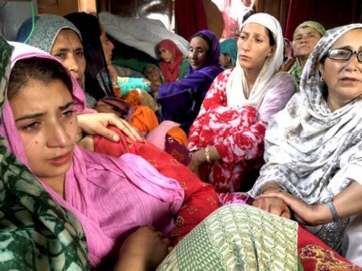 'Former overground worker' of militants shot dead near Jammu and Kashmir's Tangmarg, police suspect LeT hand