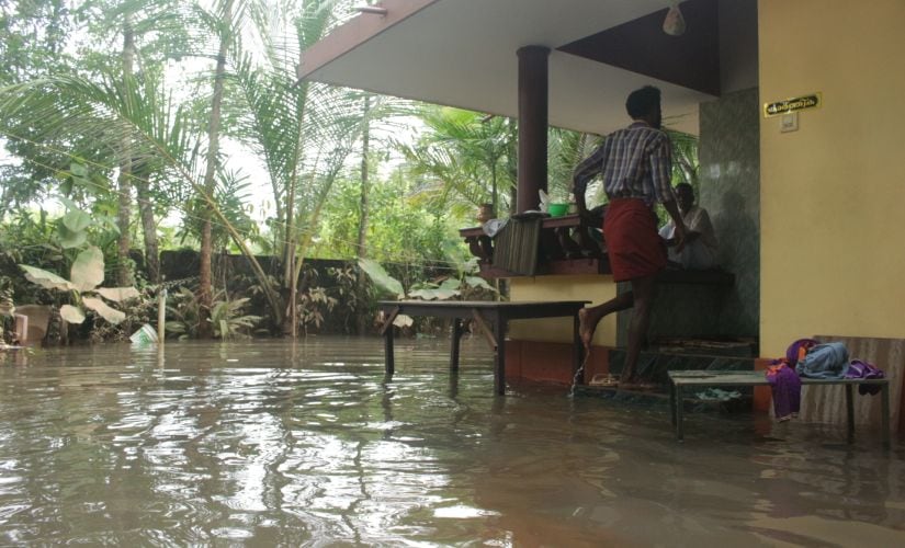 Youths in various localities in Calicut district are on the forefront of the restoration and rehabilitiation process with the guidelines from the health department and police officials. Firstpost/Rabeeha Abdurehim