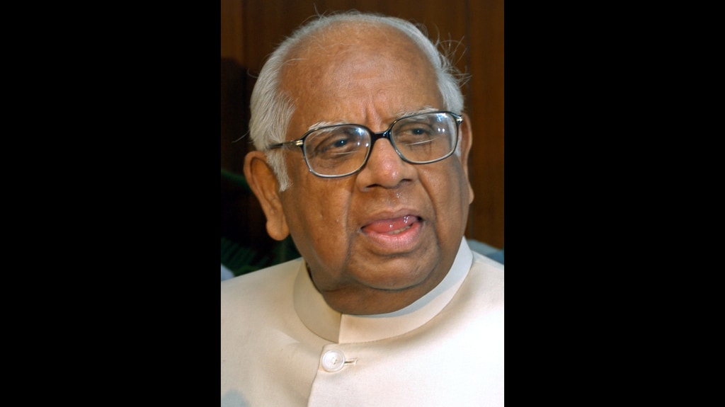 Former LS speaker Somnath Chatterjee's mortal remains were taken to the anatomy department of Kolkata’s Seth Sukhlal Karnani Memorial Hospital. REUTERS