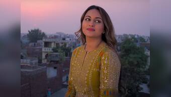 Happy Phirr Bhaag Jayegi song Swag Saha Nahi Jaye shows Sonakshi Sinha grooving to Bhangra beats