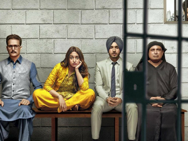 Akshay Kumar's Gold crosses 100 cr mark; Sonakshi Sinha's Happy Phirr Bhag Jayegi gains momentum Akshay Kumar's Gold crosses 100 cr mark; Sonakshi Sinha's Happy Phirr Bhag Jayegi gains momentum