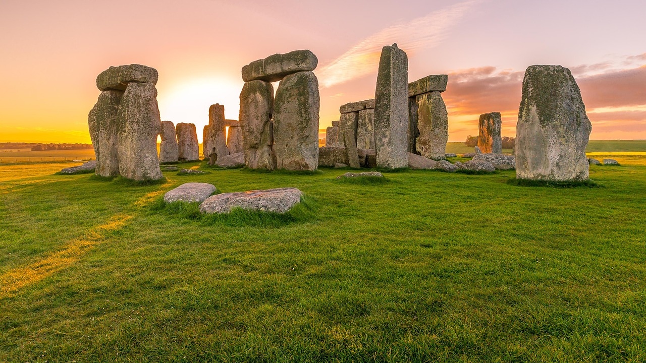Cremation ashes yield secrets about the possible builders of Stonehenge Cremation ashes yield secrets about the possible builders of Stonehenge