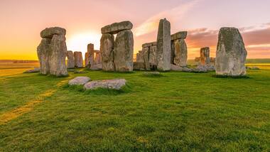Cremation ashes yield secrets about the possible builders of Stonehenge