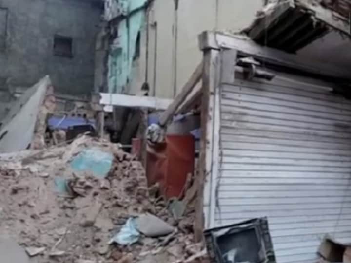 Two-storey building collapses in Gujarat's Vadodara; one dead; six-month-old baby among four injured