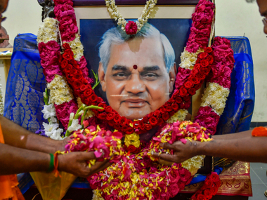 BJP corporators thrash MIM leader in Aurangabad civic body meet for opposing plan to honour Atal Bihari Vajpayee BJP corporators thrash MIM leader in Aurangabad civic body meet for opposing plan to honour Atal Bihari Vajpayee