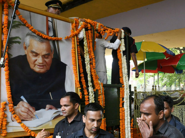 Atal Bihari Vajpayee's body cremated with full State honours in Delhi; Narendra Modi leads thousands to bid adieu to ex-PM Atal Bihari Vajpayee's body cremated with full State honours in Delhi; Narendra Modi leads thousands to bid adieu to ex-PM