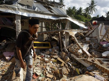 More than 70,000 left homeless after deadly earthquake in Indonesia's Lombok; 105 killed, more feared dead More than 70,000 left homeless after deadly earthquake in Indonesia's Lombok; 105 killed, more feared dead