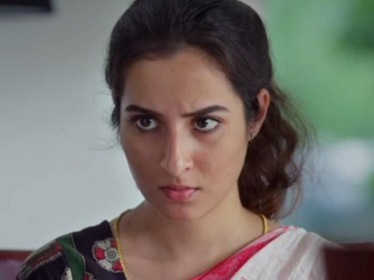 Amrita Singh Sex Video - Kallachirippu review: Zee5's Tamil web series is an unbelievably dark  thriller with unpredictable characters-Entertainment News , Firstpost