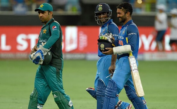 Bhuvneshwar Kumar, Kedar Jadhav's three-for, Rohit Sharma's fifty help India register comfortable win over Pakistan Bhuvneshwar Kumar, Kedar Jadhav's three-for, Rohit Sharma's fifty help India register comfortable win over Pakistan