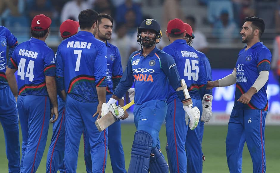 Dinesh Karthik batted well and form short partnerships with Kedar Jadhav and Manish Pandey but in the end, he judged out LBW while the ball was missing the stumps. Ravindra Jadeja fought hard, till the second last ball, but could only manage a tie in the end. AFP