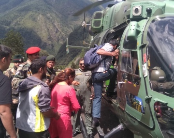 Indian Army, IAF evacuate 100 tourists bound for Yumthang valley from landslide-hit North Sikkim Indian Army, IAF evacuate 100 tourists bound for Yumthang valley from landslide-hit North Sikkim