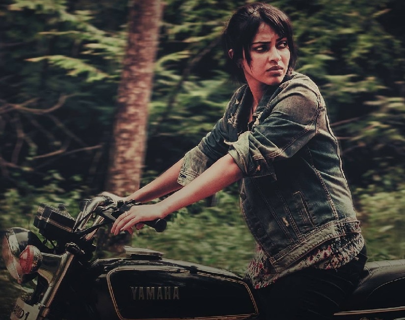 Amala Paul in Adho Andha Paravai Pola. Image via Twitter