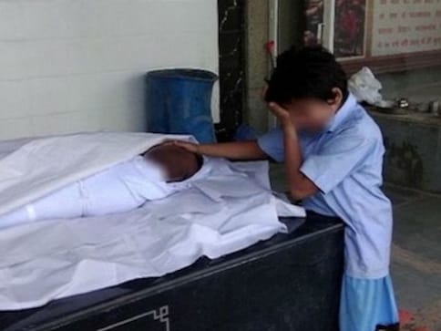 Fund raiser campaign on social media raises Rs 50 lakh for family of Delhi santitation worker who died cleaning a sewer Fund raiser campaign on social media raises Rs 50 lakh for family of Delhi santitation worker who died cleaning a sewer
