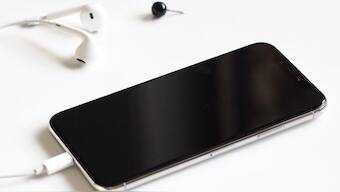 Apple iPhones losing dongles may hurt audio chip supplier Cirrus Logic: Report