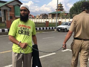 Jailed reporter Asif Sultan gets support from Kashmir's journalist community; father questions conduct of forces