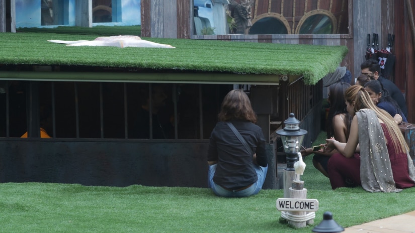 Karanvir, Romil and Nirmal volunteer to perform the Kaalkothri task