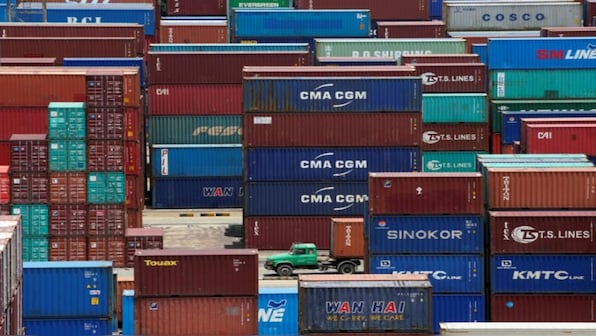 Government to raise import tariffs on several electronics to bolster falling rupee