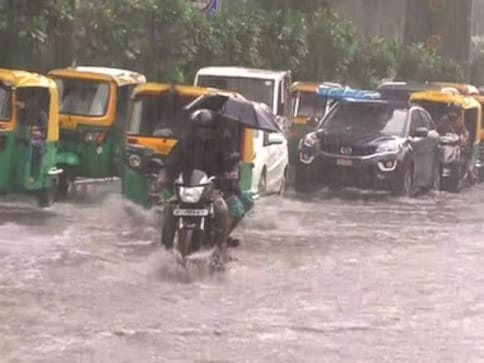 Heavy Rains Lash Parts Of Delhi Lead To Waterlogging And Traffic