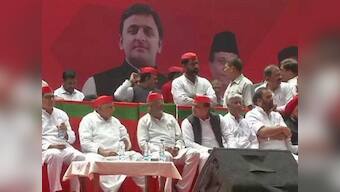 Mulayam Singh Yadav shares stage with Samajwadi Party chief Akhilesh at Delhi rally, claims party must form govt in UP