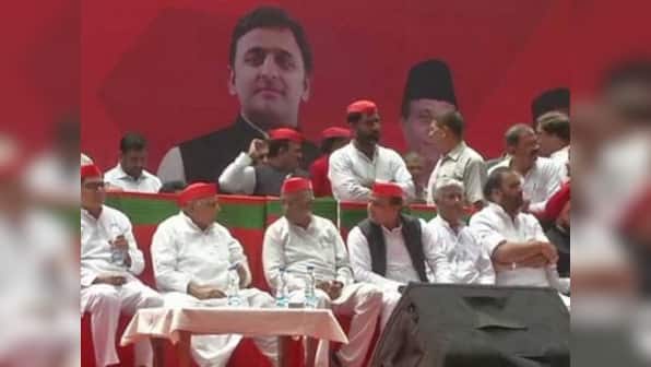 Mulayam Singh Yadav shares stage with Samajwadi Party chief Akhilesh at Delhi rally, claims party must form govt in UP