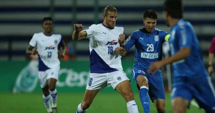 Bengaluru FC have retained services of Australian midfielder Erik Paartalu for the upcoming ISL season. Twitter/@bengalurufc