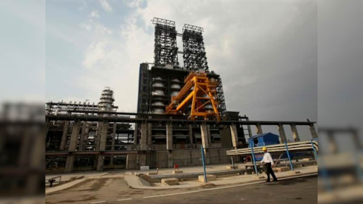 Indian refiners to cut Iran oil purchases ahead of US sanctions; govt works to win waivers