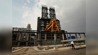 Indian refiners to cut Iran oil purchases ahead of US sanctions; govt works to win waivers