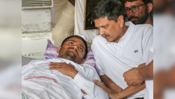 Hardik Patel shifted to hospital in Gujarat after his health deteriotates on 14th day of quota fast