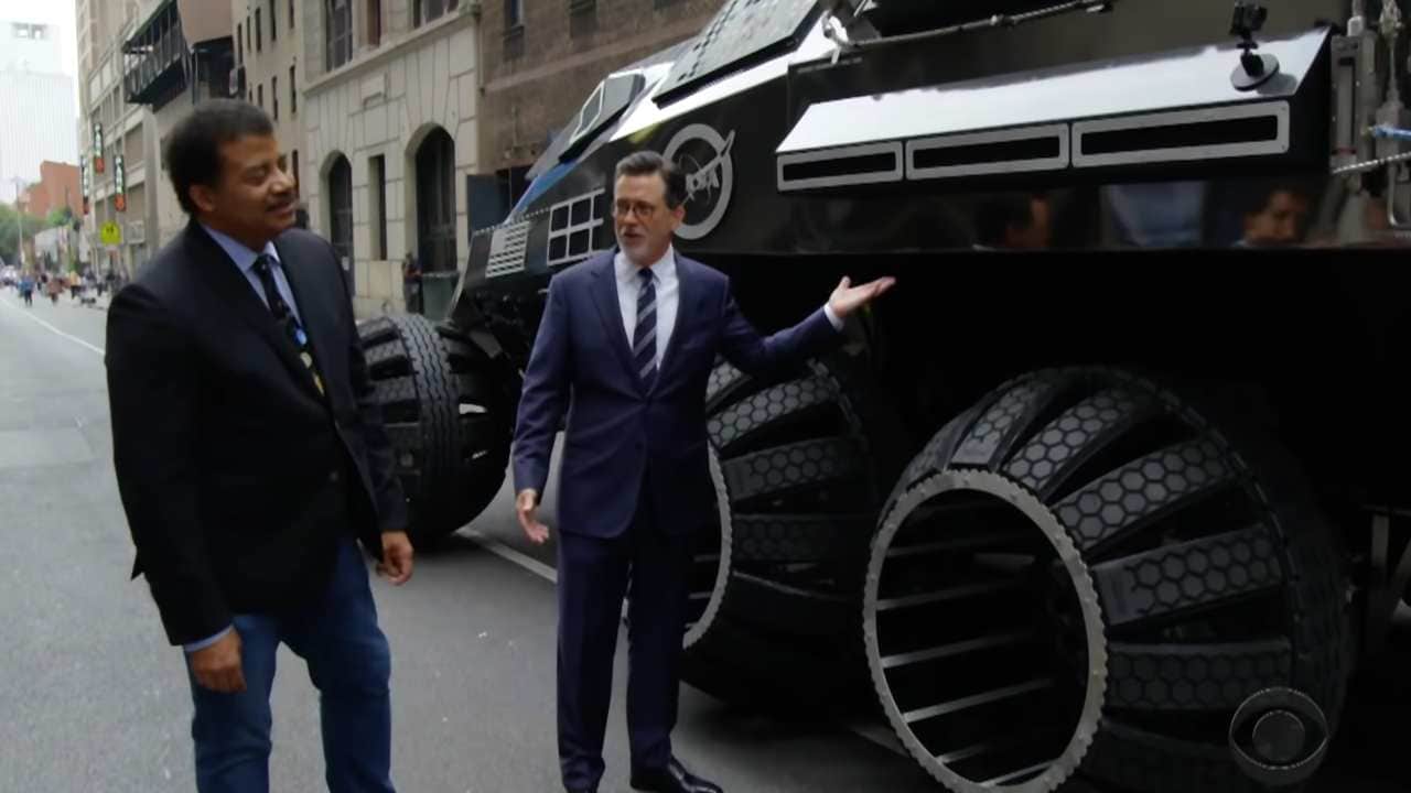 Colbert and DeGrasse talking rover specs. Image courtesy: Screengrab from YouTube_Late Night Show with Stepehen Colbert