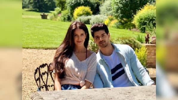 Isabelle Kaif recreates Dil Hai Ke Manta Nahi song for upcoming Bollywood debut, Time to Dance