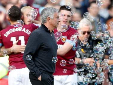 Premier League: Manchester United slump to defeat against West Ham to increase pressure on Jose Mourinho Premier League: Manchester United slump to defeat against West Ham to increase pressure on Jose Mourinho