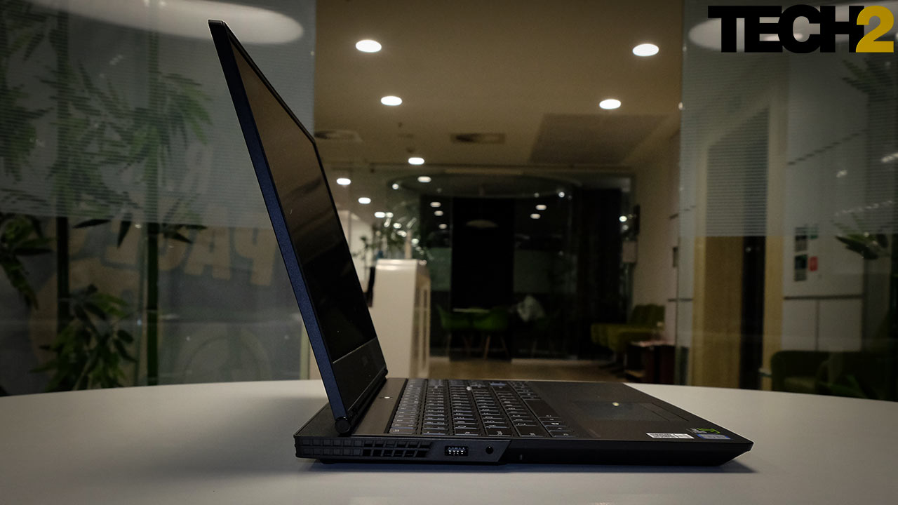 I love the design of the Y530. Image: tech2/Anirudh Regidi