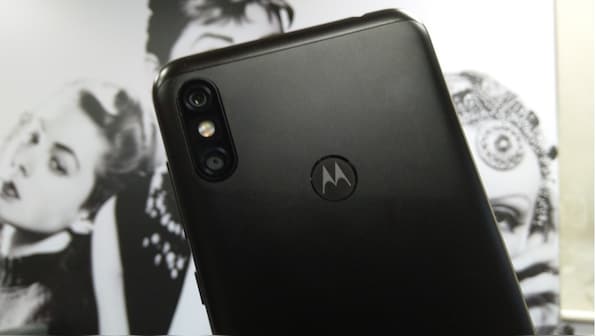 Motorola P40 image renders shows off 6.2-inch display, punched-hole surface