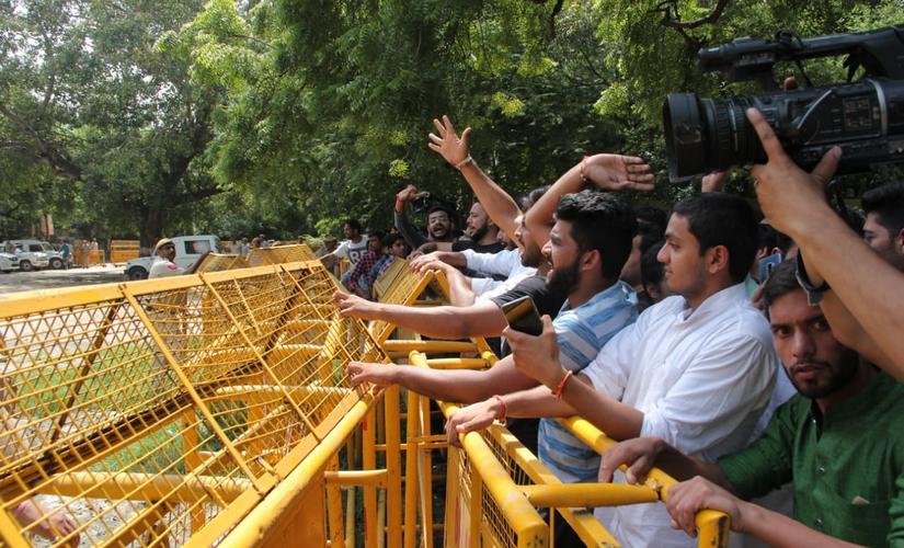 DUSU elections results 2018: NSUI alleges rigging after EVMs report glitches; counting resumes after 4-hour gap
