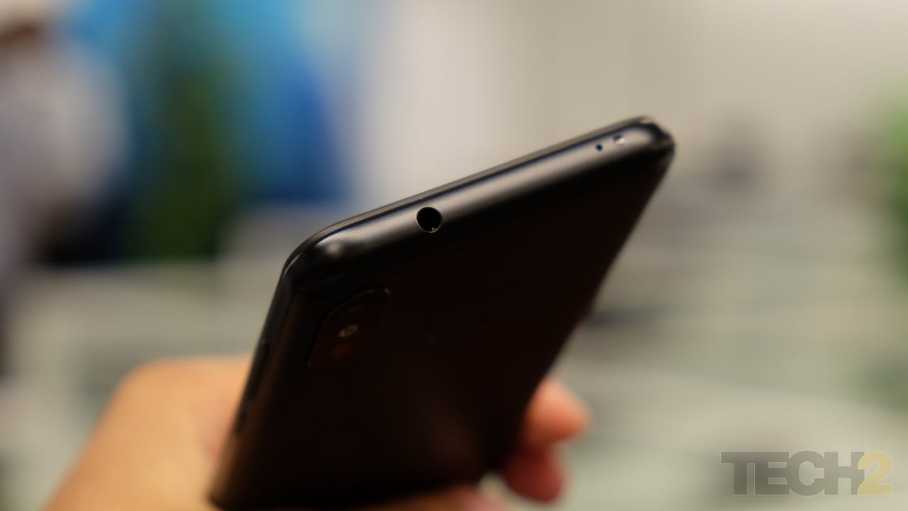 The 3.5 mm jack and the IR blaster on the Redmi 6 Pro. Image: tech2/Shomik Sen Bhattacharjee