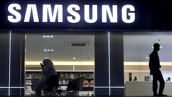Samsung's foldable smartphone could be revealed by next month in the US: Report
