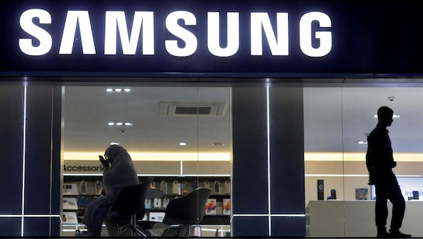 Samsung's foldable smartphone could be revealed by next month in the US: Report